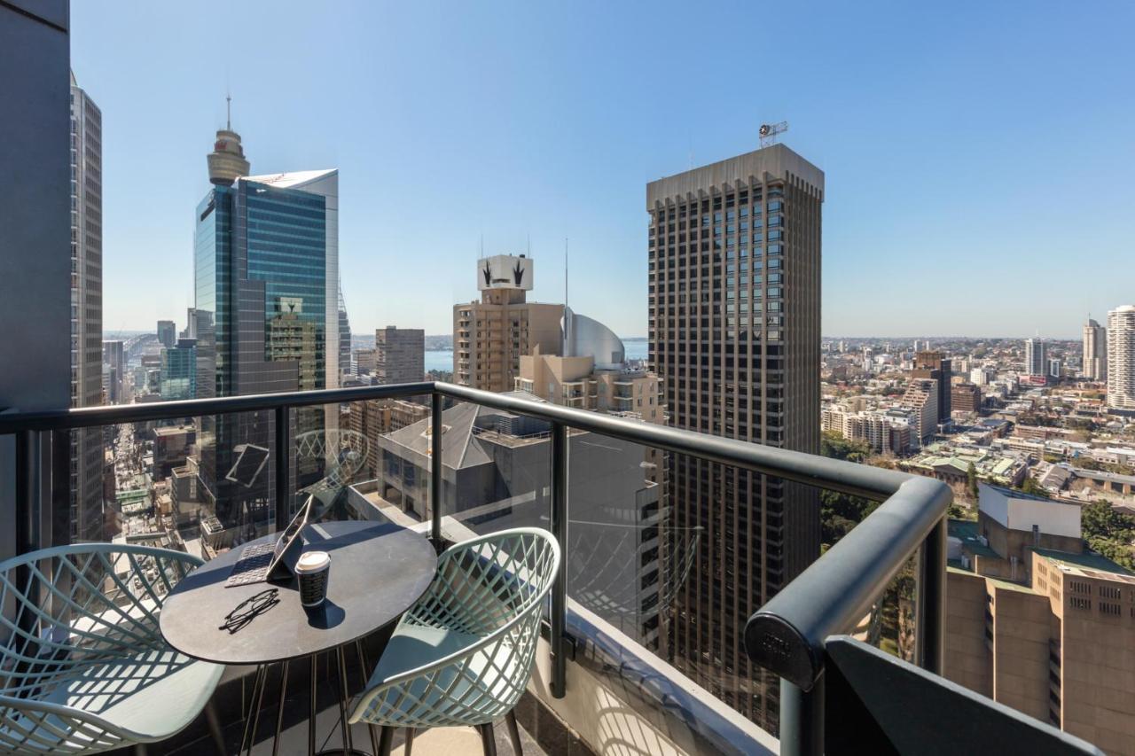 Meriton Suites Pitt Street, Сидни Екстериор снимка View from a balcony