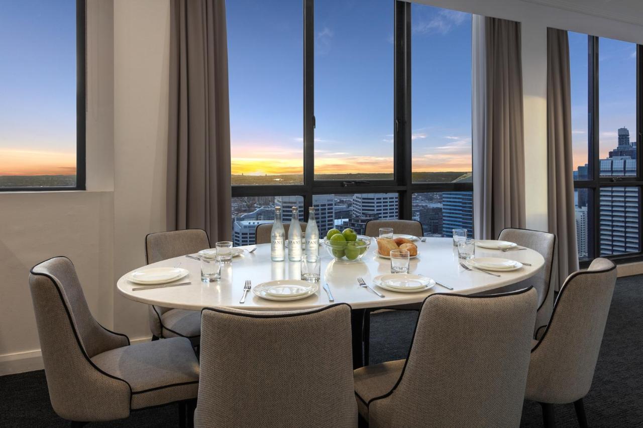 Meriton Suites Pitt Street, Сидни Екстериор снимка Dining room